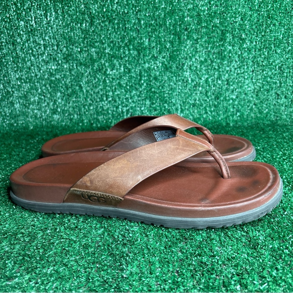 UGG Mens Wainscott Grizzly Brown Flip Leather Flip Flops Size 11